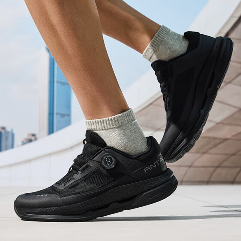 Anta Wanli Cushioning, Wear Resistant Low top Training Shoes Men’s Basic Black