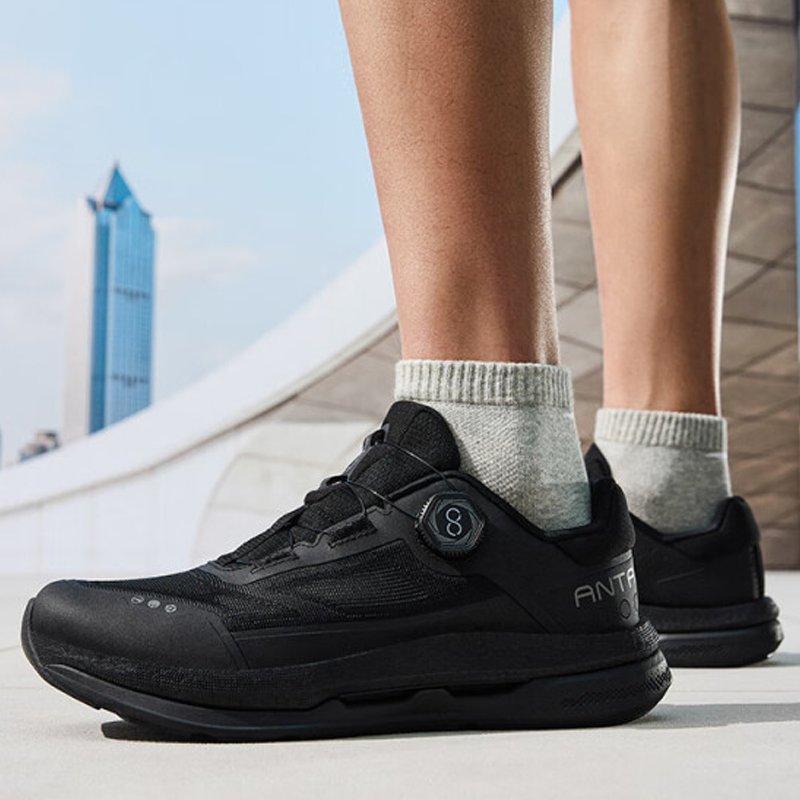Anta Wanli Cushioning, Wear Resistant Low top Training Shoes Men’s Basic Black