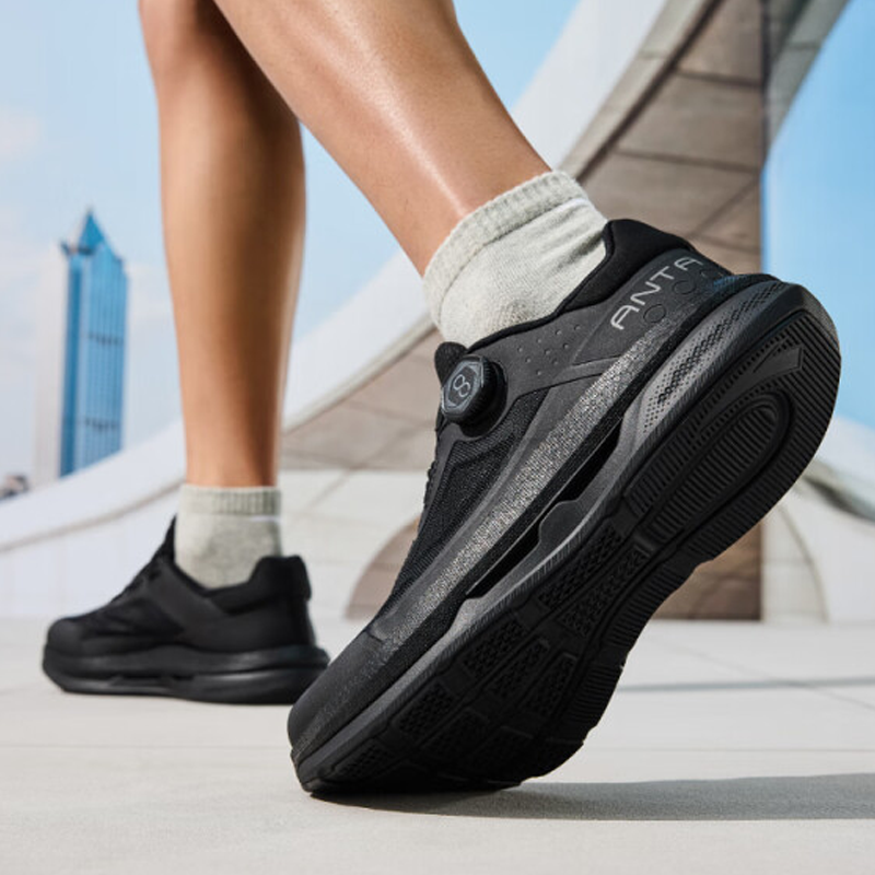 Anta Wanli Cushioning, Wear Resistant Low top Training Shoes Men’s Basic Black