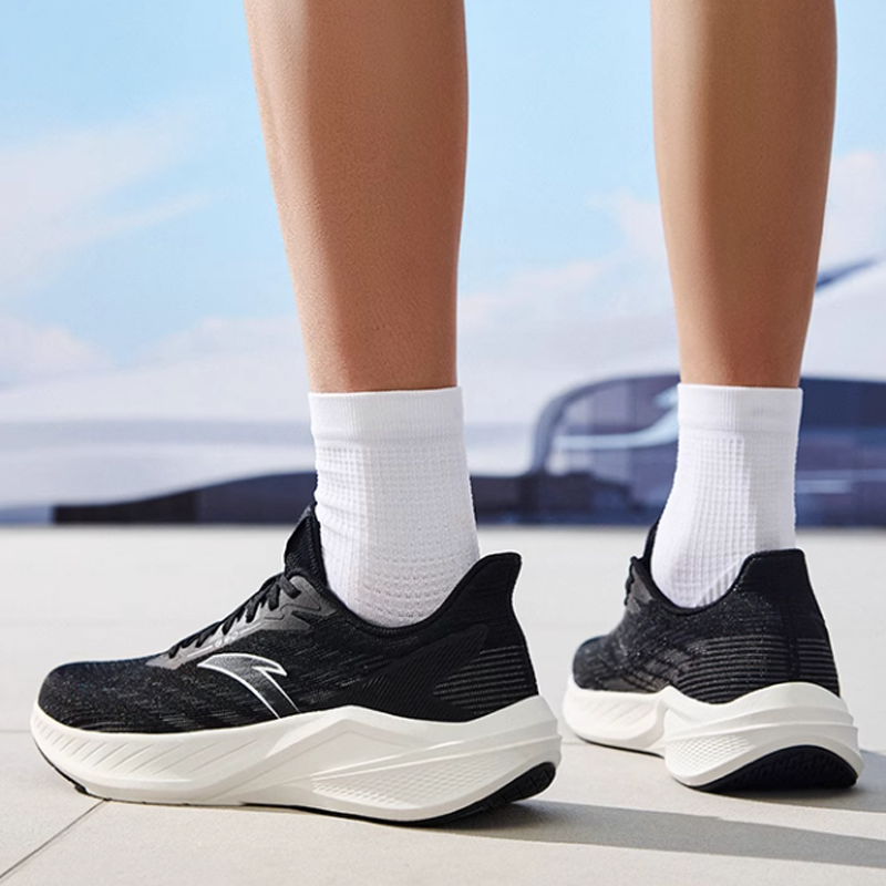Anta Lingfeng Slip Resistant Abrasion Resistant Low top Casual Running Shoes Men’s Black Gray