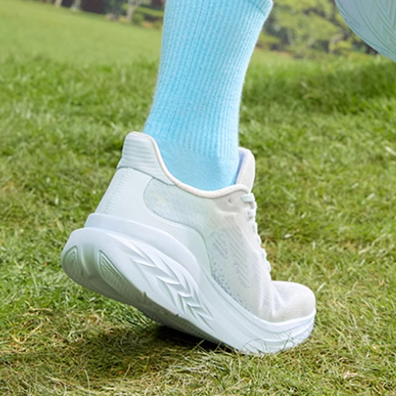 361° Flying Feather 3.0 Slip Resistant Abrasion Resistant Low top Casual Running Shoes Women’s Blue