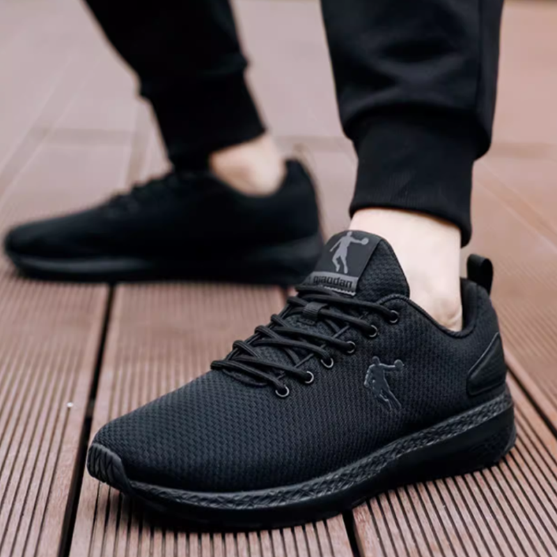 QIAODAN Breathable Low top Running Shoes Men’s Black