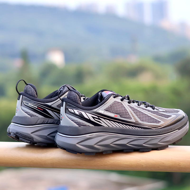 Anta Cushioning, Wear Resistant Low top Running Shoes Men’s Black Gray