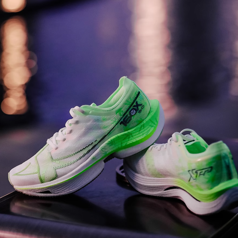 XTEP Racing 160X 5.0 Cushioning Lightweight Low top Running Shoes Women’s White Green