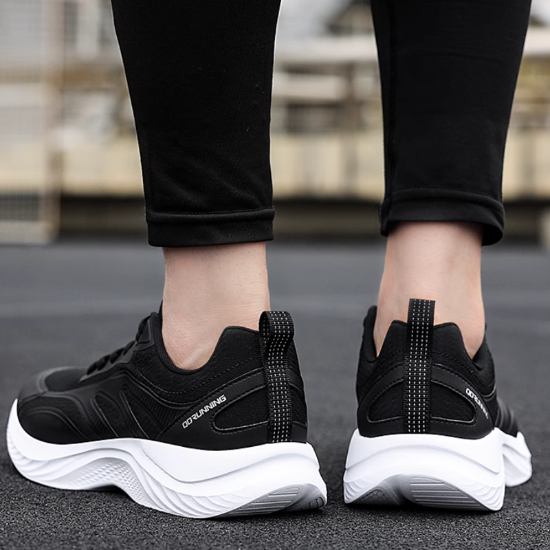 QIAODAN Slip Resistant Abrasion Resistant Low top Casual Sprint Running Shoes Men’s Black Silver