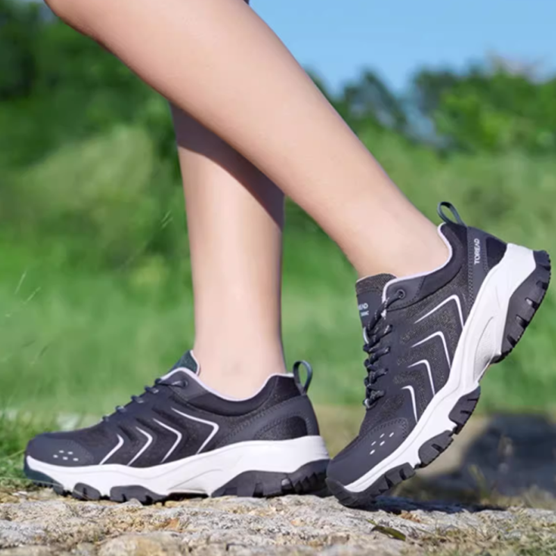 TOREAD Cushioning Abrasion Resistant Low top Outdoor Shoes Women’s Black Purple