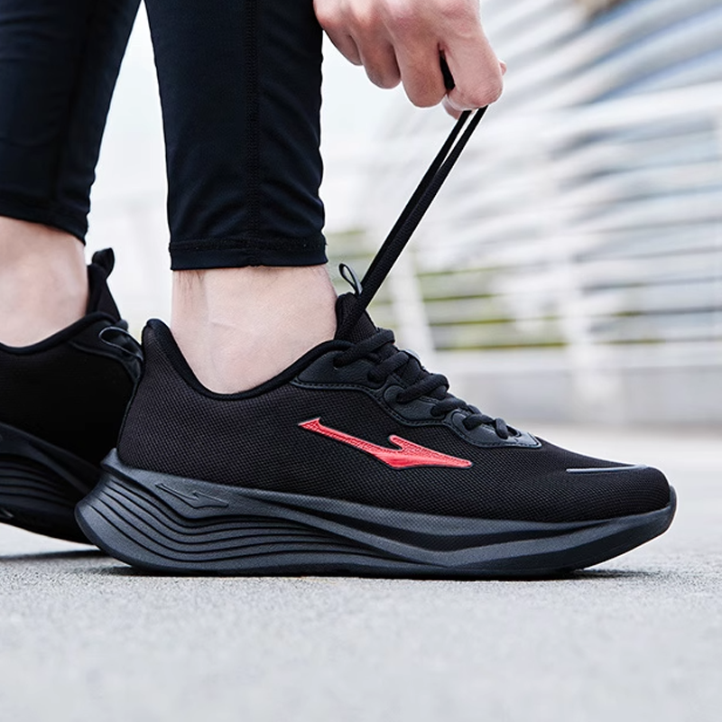 Erke Cushioning Abrasion Resistant Breathable Low top Running Shoes Men’s Black Red