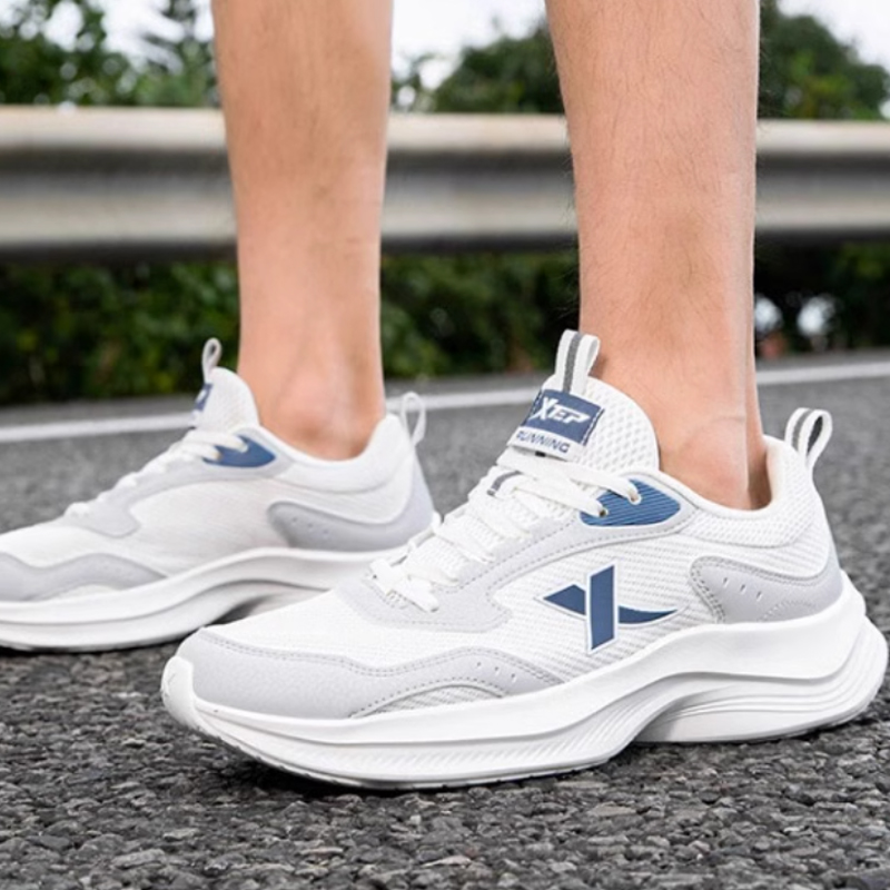 XTEP Cushioning Slip Resistant Breathable Low top Casual Running Shoes Men’s New White
