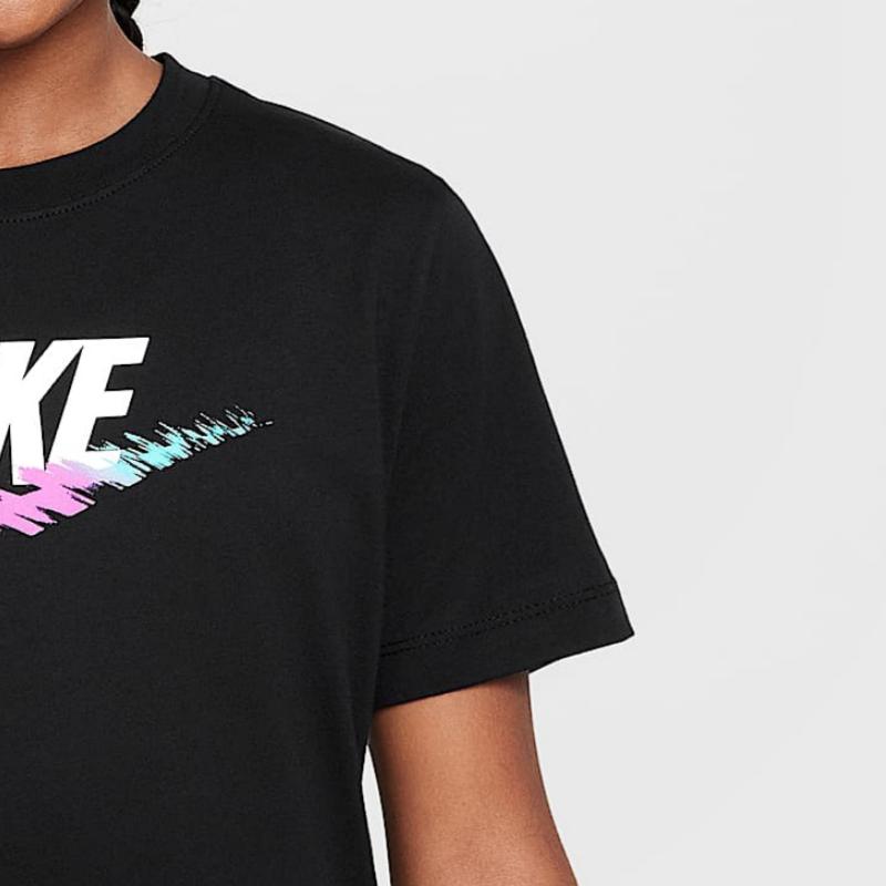 Футболка Nike Sportswear (черная) — фото 5
