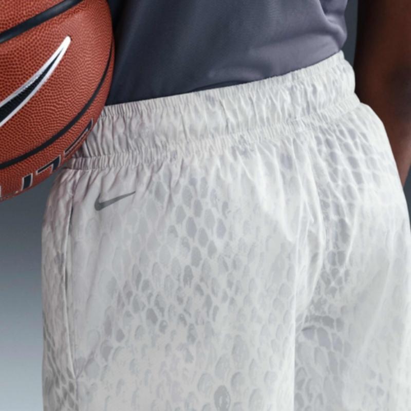 Детские шорты Nike woven Kobe Lightweight (белый) — фото 4