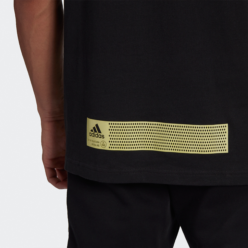 Мужская футболка adidas Tech Refl Tee M (черная) — фото 5