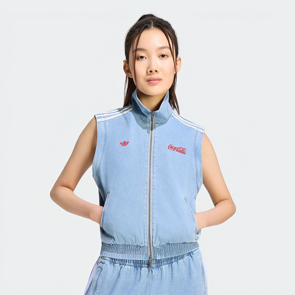 Женская джинсовая куртка adidas originals × Coca-Cola Firebird REG DENIM TRACK TOP (голубая) — фото 4